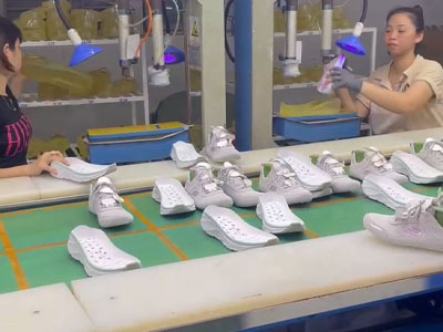 Qualitätsprüfstation für Sohlen